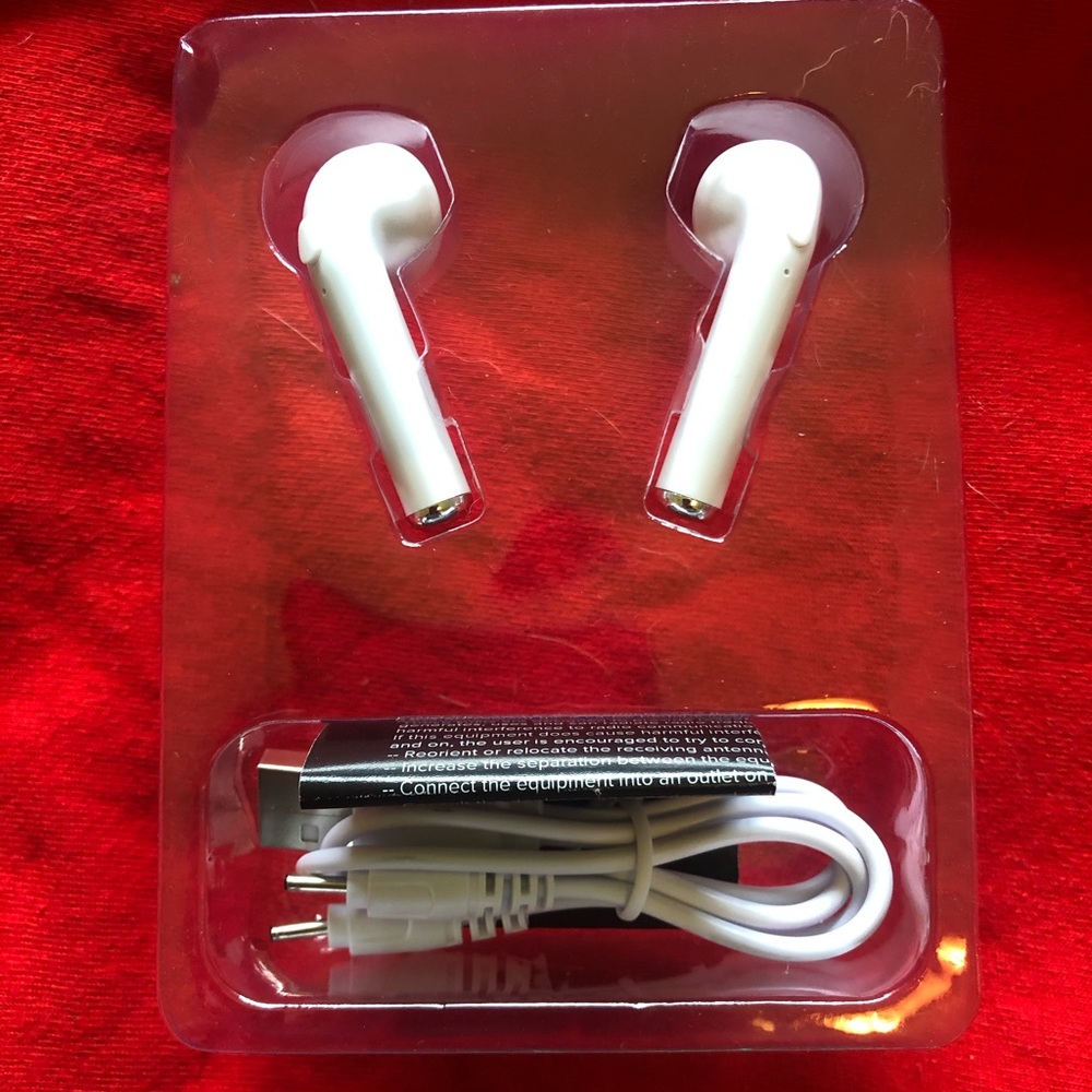 Wireless earbuds - Picture 2 of 2